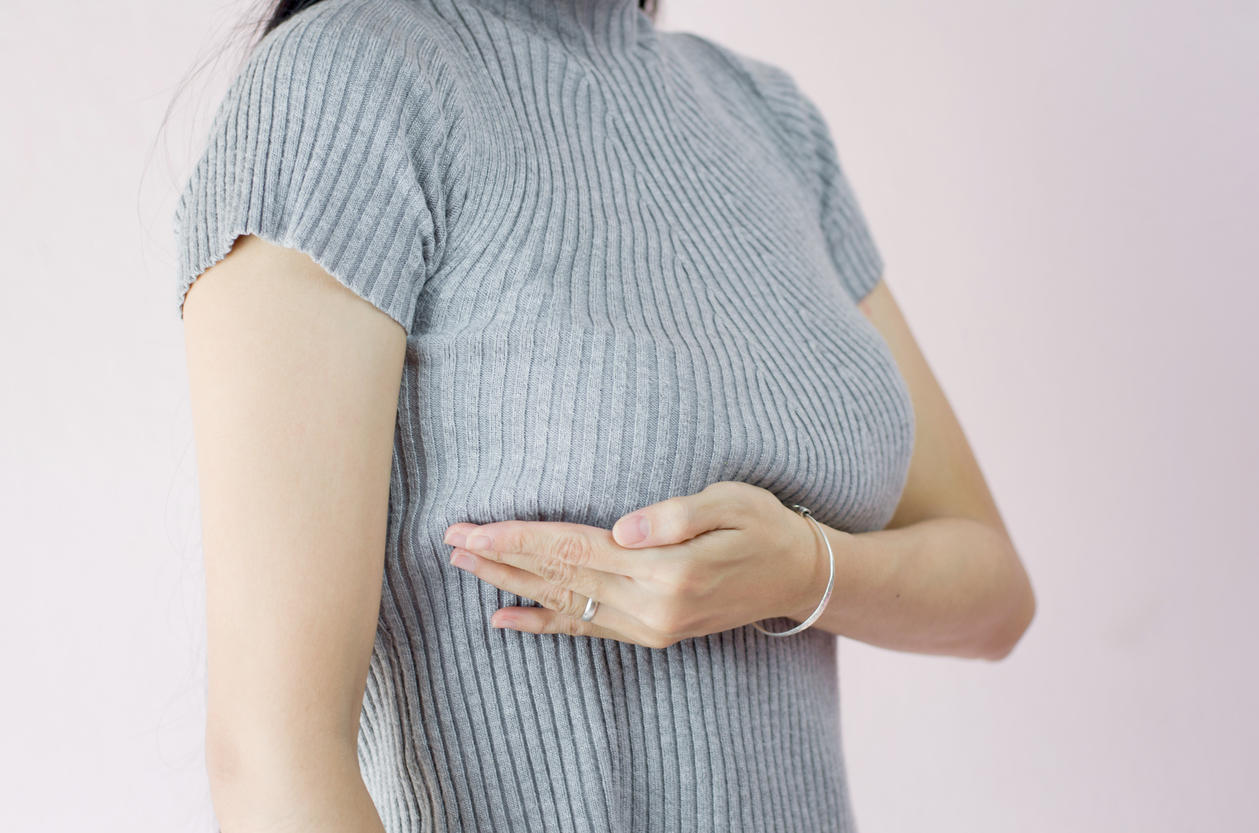 Douleur au sein : quelles peuvent être les causes