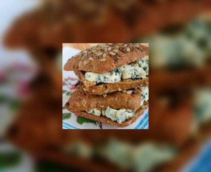 Sandwich roquefort-noix-celeri