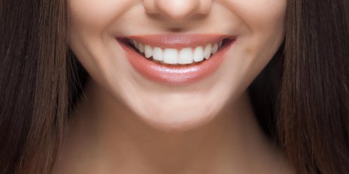 Grincement des dents la nuit : quelles causes, quels traitements ?