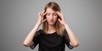 Voici pourquoi les femmes sont 3 fois plus atteintes de migraine que les hommes