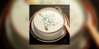 Veloute d-asperges au pamplemousse rose