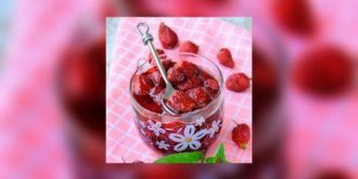 Coupe de fraises a la gelee de tilleul