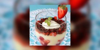 Fruits rouges et melon a la creme anglaise vanillee