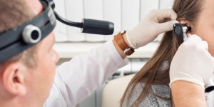 Bouchon de cerumen : quelles sont les causes ?