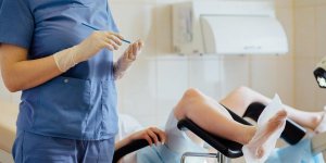 Examens gyneco : quand, comment, pourquoi ?