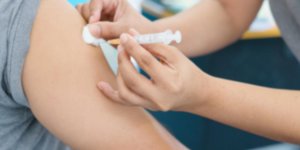 Rougeole : comment fonctionne le vaccin ROR ?