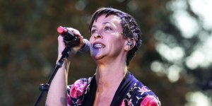 Alanis Morissette : enceinte apres l-horreur des fausses-couches et des depressions post-partum