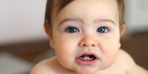 Dents de bebe : a quel age consulter un dentiste pour la premiere fois ?