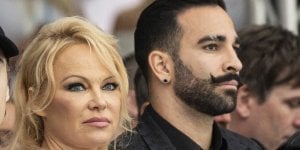 Pamela Anderson publie des images des blessures que lui aurait infligees Adil Rami