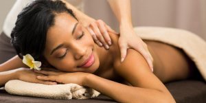 3 massages minceur maison