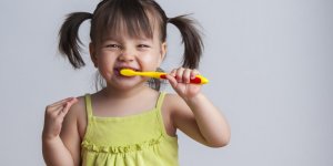 Caries dentaires : pas de fluor avant l’age de 6 mois