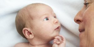 Pour etre reconnu d’un bebe, il faut se placer a sa gauche