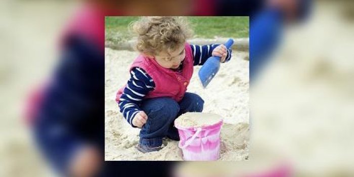 La thérapie Bac à sable pour aider l'enfant à traverser des