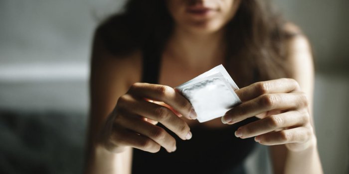 Contraception Comment Mettre Un Préservatif Féminin 