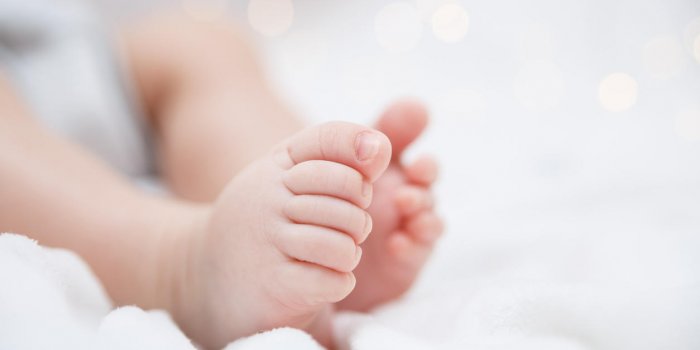 Usa Un Bebe Nait Avec Des Cheveux Blancs