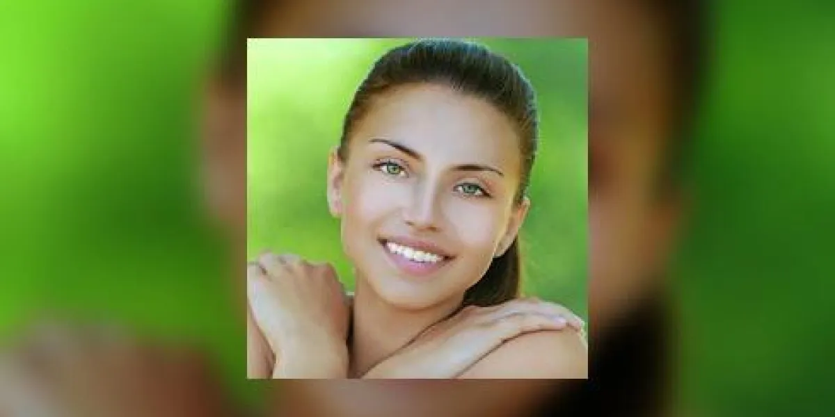 heureuse belle jeune femme heureuse belle jeune femme