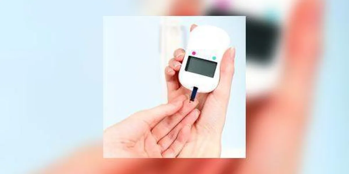 mesure du niveau de glucose gros plan de sang mesure du niveau de glucose gros plan de sang